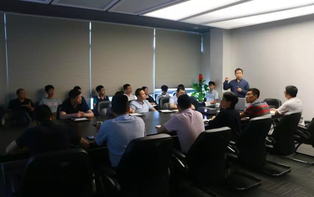 同济大学建设治理与房地产系主任王广斌教授莅临游艇会指导、交流