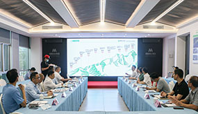 厦门墟市美区胡旭彬区长一行莅临游艇会集团调研